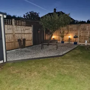 A Bright And Spacious Gem Holiday home Staines-upon-Thames